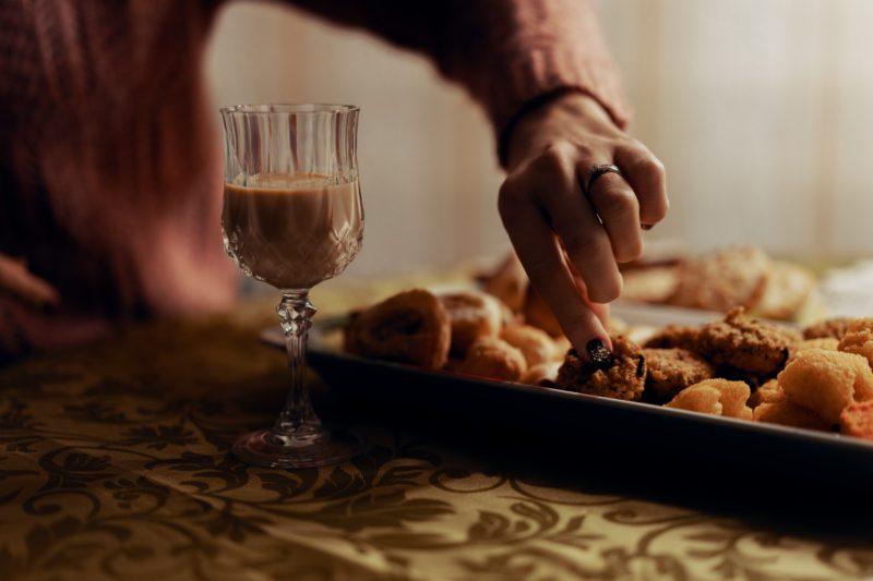 Бейлич и Тирамису Ирландский ликер Baileys можно пить с тортом тирамису